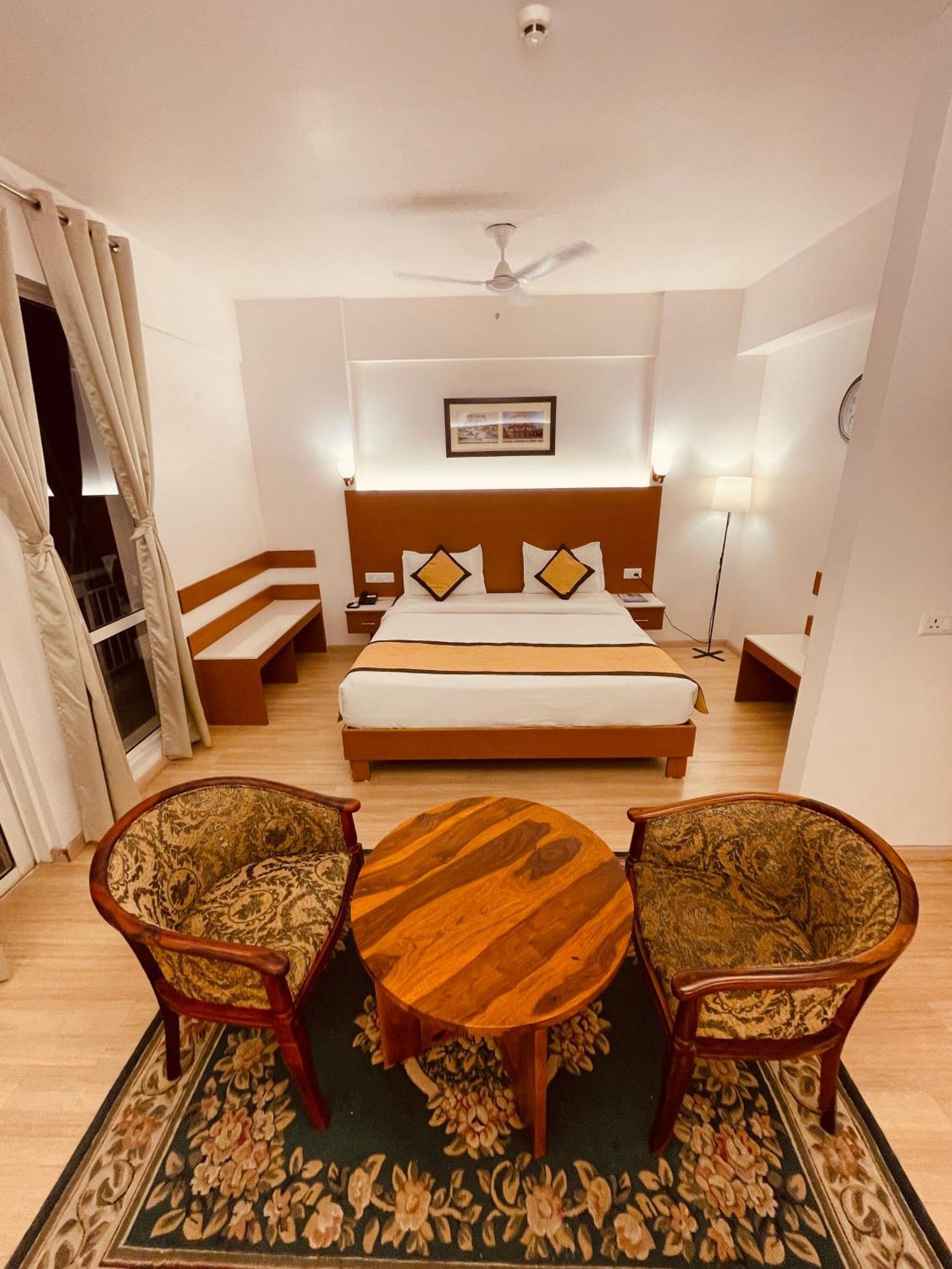 אפרטהוטל The Grace Residency - Gomtinagar, לקנאו מראה חיצוני תמונה